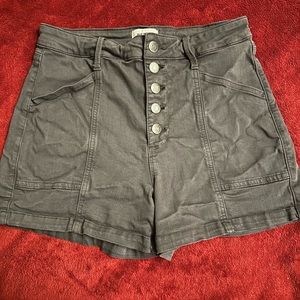 Pistola women 8 cargo shorts, 3.5”, gray, gently used. Hi-rise, button front